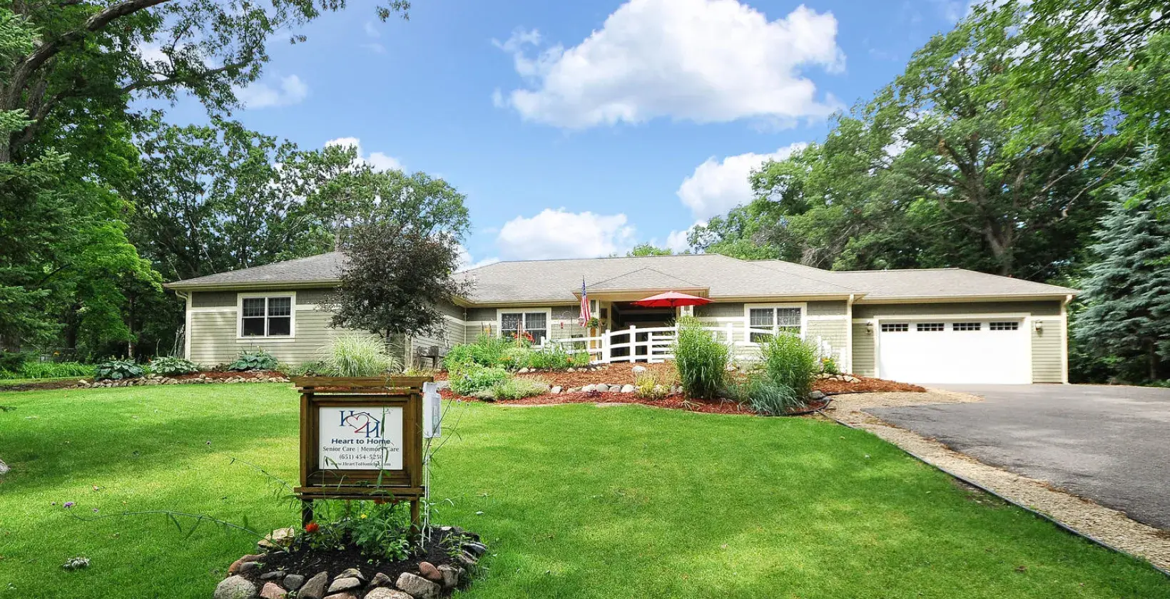 2351_pagel_rd_mendota_heights-large-002-dsc_0992-1500x997-72dpi_1.jpg