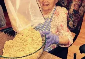 leona_cooking_2.jpg