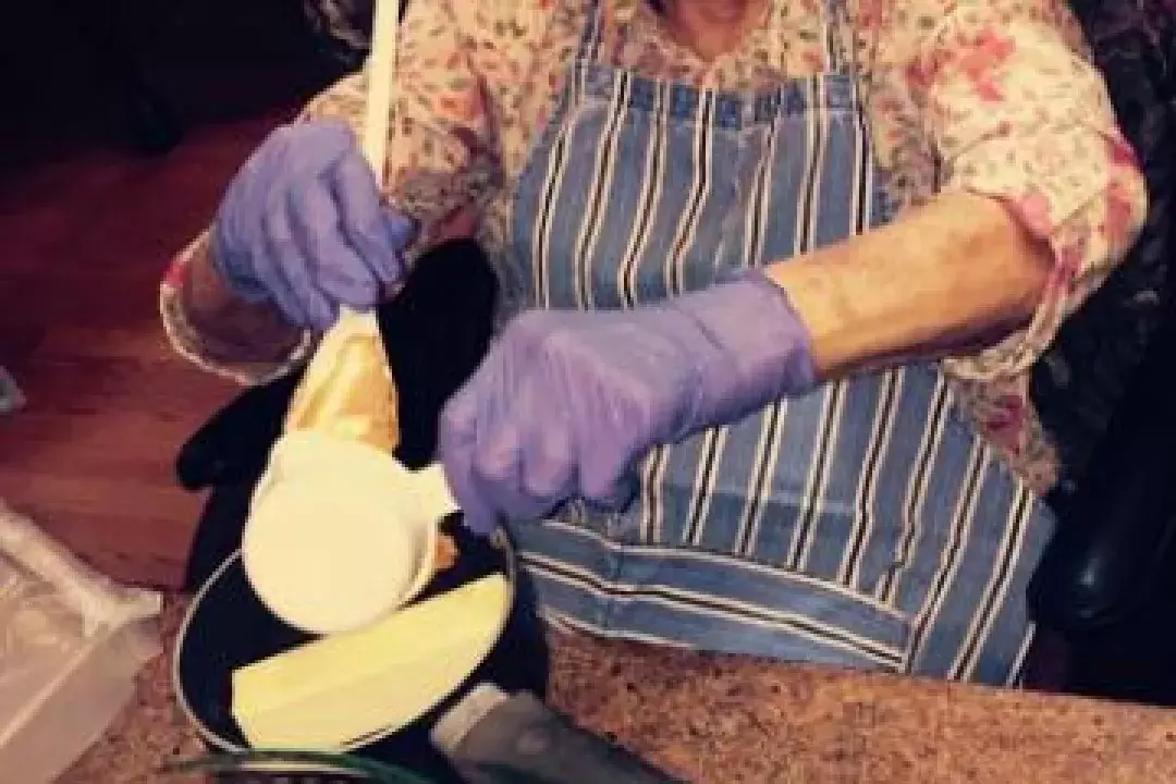 leona_cooking_1.jpg